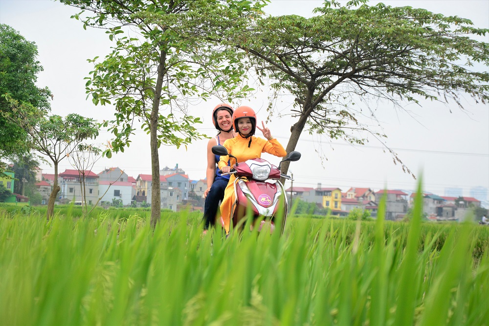 Motorbike City Tours – Hanoi Food and Sights Scooter Tours Led by Women