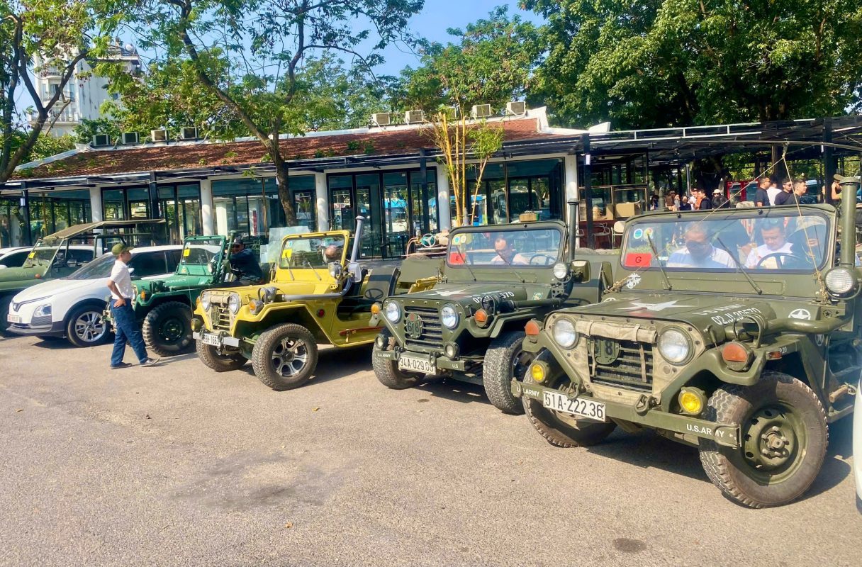 Motorbike City Tours – Hanoi Food and Sights Scooter Tours Led by Women  – Hanoi Vespa Tours – Motorbike Tours Hanoi – Hanoi Jeep Tours – Hanoi Bicycle Tours