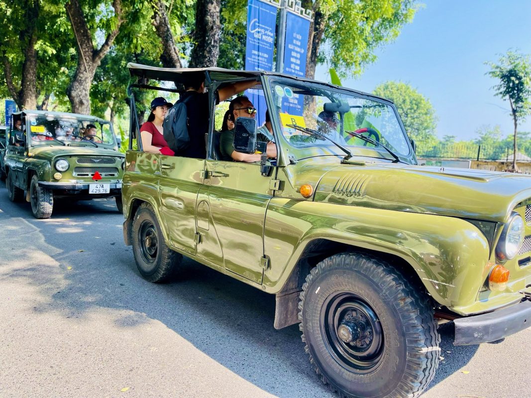 Motorbike City Tours – Hanoi Food and Sights Scooter Tours Led by Women  – Hanoi Vespa Tours – Motorbike Tours Hanoi – Hanoi Jeep Tours – Hanoi Bicycle Tours