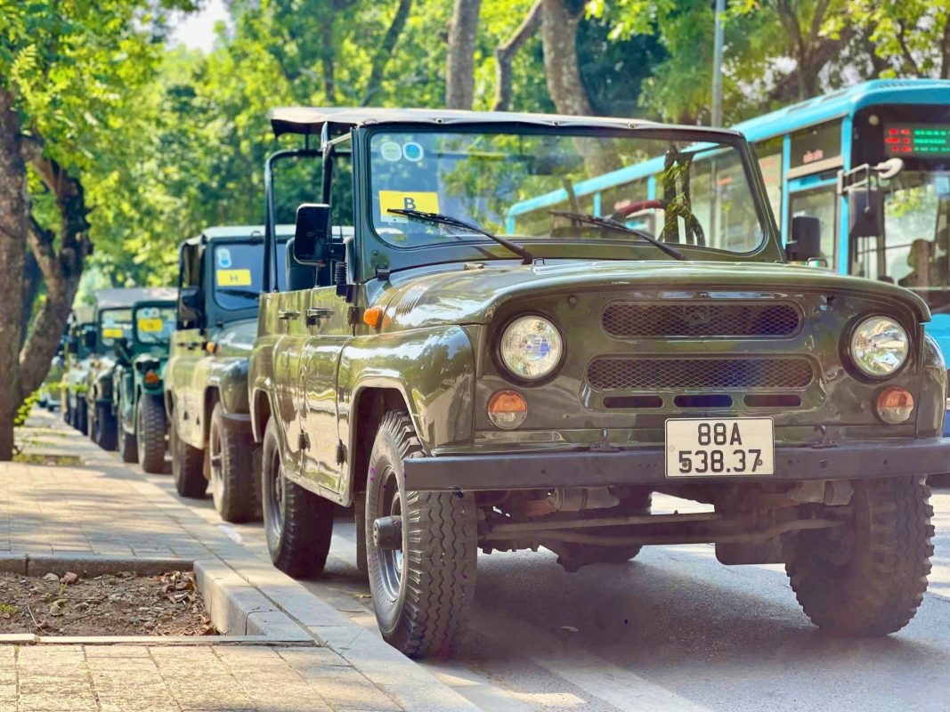 Motorbike City Tours – Hanoi Food and Sights Scooter Tours Led by Women  – Hanoi Vespa Tours – Motorbike Tours Hanoi – Hanoi Jeep Tours – Hanoi Bicycle Tours