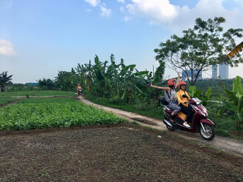 Motorbike City Tours – Hanoi Food and Sights Scooter Tours Led by Women