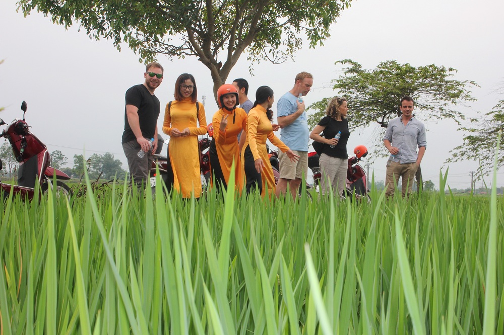 Motorbike City Tours – Hanoi Food and Sights Scooter Tours Led by Women