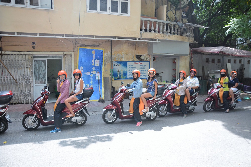 MOTORBIKE CITY TOURS – Hanoi Food and Sights Scooter Tours Led by Women - Hanoi Motorcycle tours, Hanoi Vespa Tours, Hanoi Scooter tours, Hanoi Moped tours, Hanoi Motorbike Tours