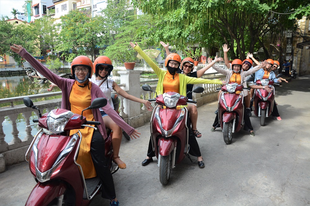 MOTORBIKE CITY TOURS – Hanoi Food and Sights Scooter Tours Led by Women - Hanoi Motorcycle tours, Hanoi Vespa Tours, Hanoi Scooter tours, Hanoi Moped tours, Hanoi Motorbike Tours