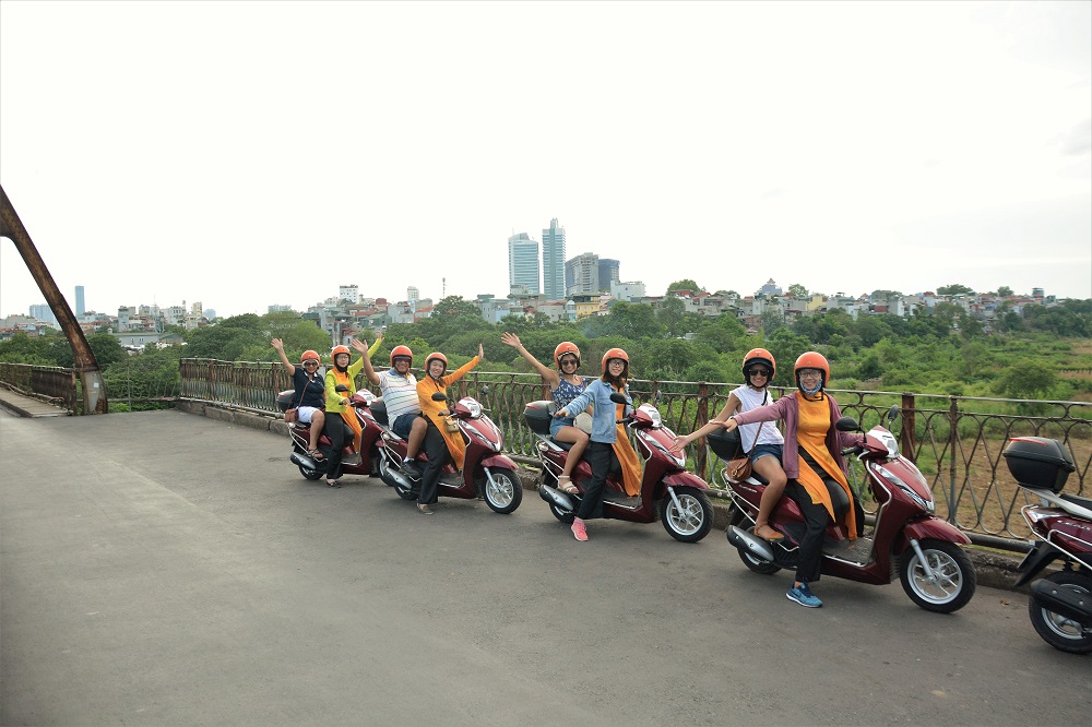 MOTORBIKE CITY TOURS – Hanoi Food and Sights Scooter Tours Led by Women - Hanoi Motorcycle tours, Hanoi Vespa Tours, Hanoi Scooter tours, Hanoi Moped tours, Hanoi Motorbike Tours