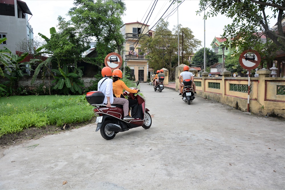 MOTORBIKE CITY TOURS – Hanoi Food and Sights Scooter Tours Led by Women - Hanoi Motorcycle tours, Hanoi Vespa Tours, Hanoi Scooter tours, Hanoi Moped tours, Hanoi Motorbike Tours