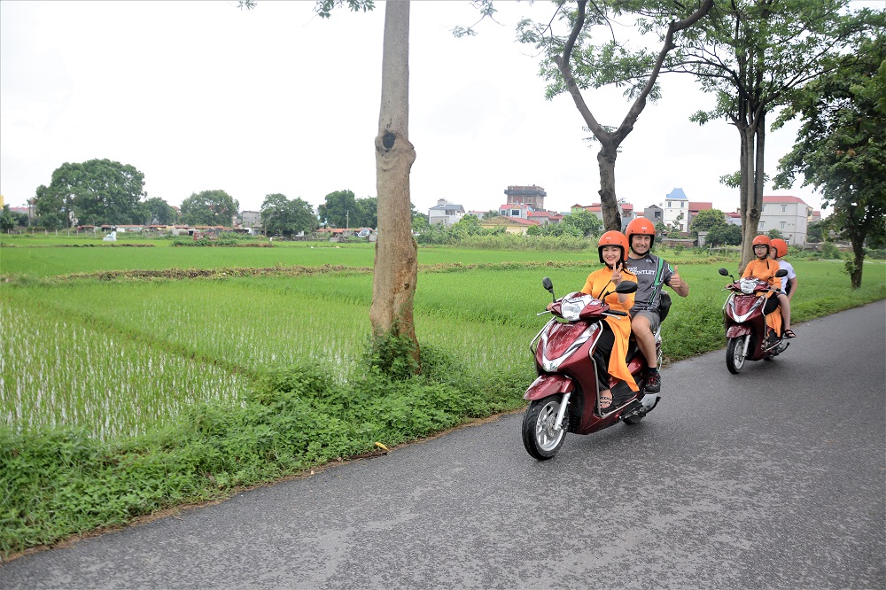 MOTORBIKE CITY TOURS – Hanoi Food and Sights Scooter Tours Led by Women - Hanoi Motorcycle tours, Hanoi Vespa Tours, Hanoi Scooter tours, Hanoi Moped tours, Hanoi Motorbike Tours