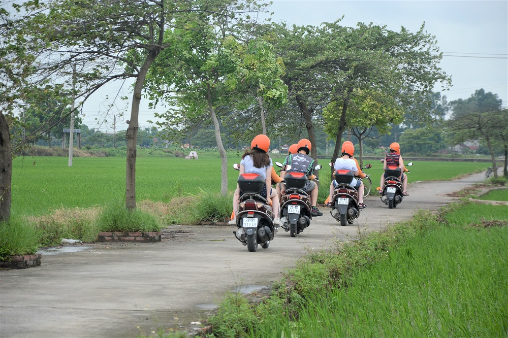 MOTORBIKE CITY TOURS – Hanoi Food and Sights Scooter Tours Led by Women - Hanoi Motorcycle tours, Hanoi Vespa Tours, Hanoi Scooter tours, Hanoi Moped tours, Hanoi Motorbike Tours