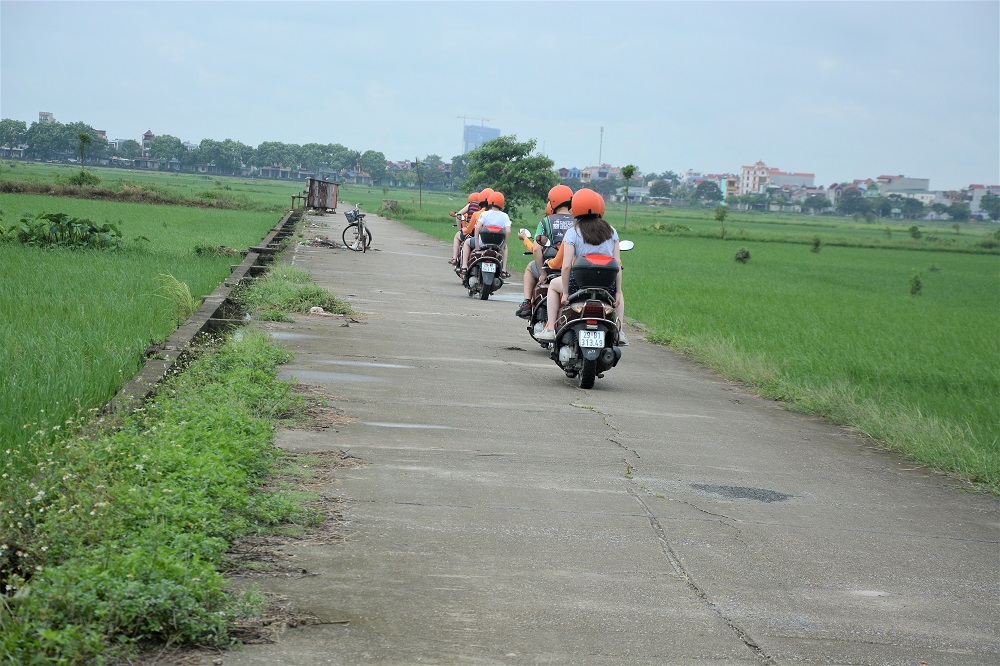 MOTORBIKE CITY TOURS – Hanoi Food and Sights Scooter Tours Led by Women - Hanoi Motorcycle tours, Hanoi Vespa Tours, Hanoi Scooter tours, Hanoi Moped tours, Hanoi Motorbike Tours