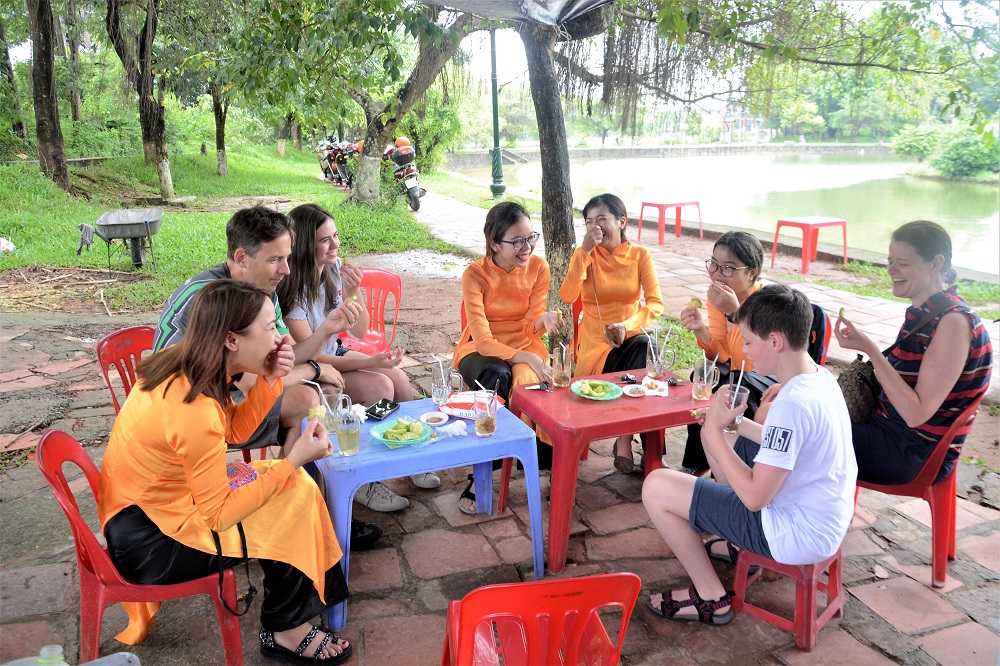 MOTORBIKE CITY TOURS – Hanoi Food and Sights Scooter Tours Led by Women - Hanoi Motorcycle tours, Hanoi Vespa Tours, Hanoi Scooter tours, Hanoi Moped tours, Hanoi Motorbike Tours