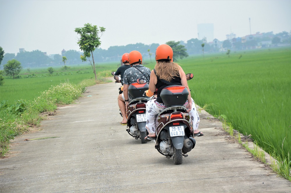 MOTORBIKE CITY TOURS – Hanoi Food and Sights Scooter Tours Led by Women - Hanoi Motorcycle tours, Hanoi Vespa Tours, Hanoi Scooter tours, Hanoi Moped tours, Hanoi Motorbike Tours