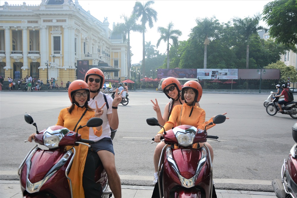 MOTORBIKE CITY TOURS – Hanoi Food and Sights Scooter Tours Led by Women - Hanoi Motorcycle tours, Hanoi Vespa Tours, Hanoi Scooter tours, Hanoi Moped tours, Hanoi Motorbike Tours