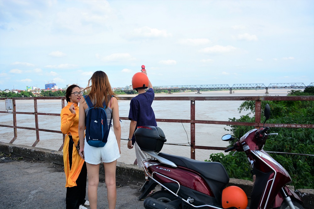 MOTORBIKE CITY TOURS – Hanoi Food and Sights Scooter Tours Led by Women - Hanoi Motorcycle tours, Hanoi Vespa Tours, Hanoi Scooter tours, Hanoi Moped tours, Hanoi Motorbike Tours