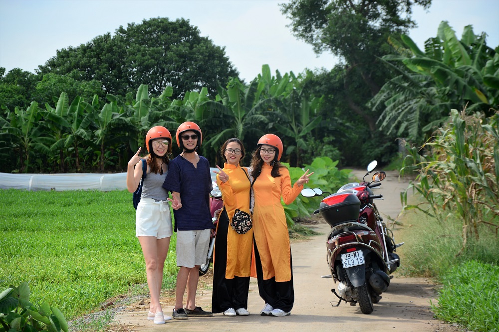 MOTORBIKE CITY TOURS – Hanoi Food and Sights Scooter Tours Led by Women - Hanoi Motorcycle tours, Hanoi Vespa Tours, Hanoi Scooter tours, Hanoi Moped tours, Hanoi Motorbike Tours