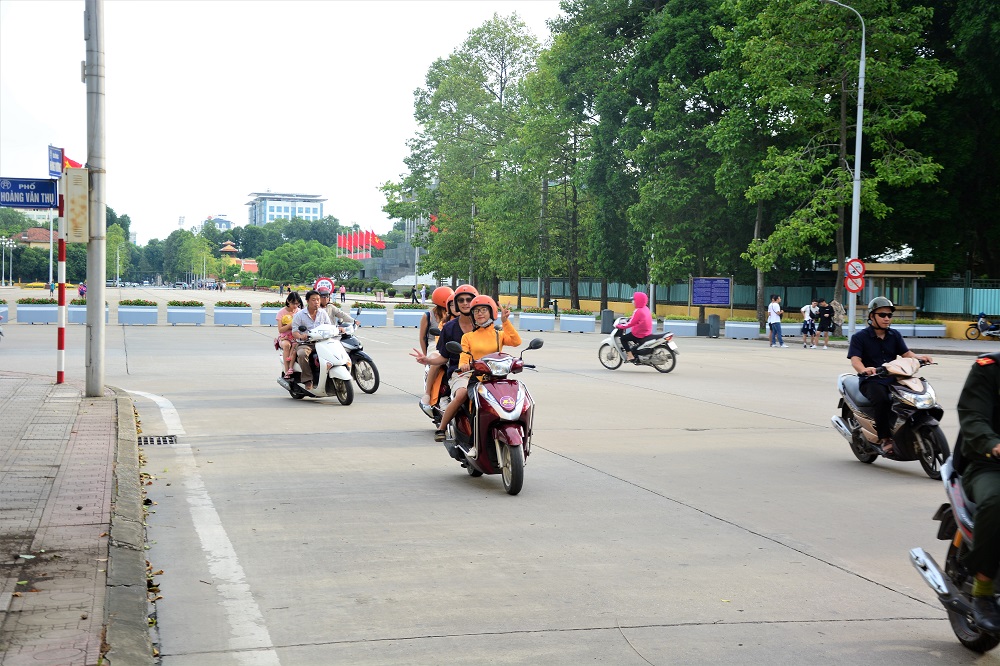 MOTORBIKE CITY TOURS – Hanoi Food and Sights Scooter Tours Led by Women - Hanoi Motorcycle tours, Hanoi Vespa Tours, Hanoi Scooter tours, Hanoi Moped tours, Hanoi Motorbike Tours