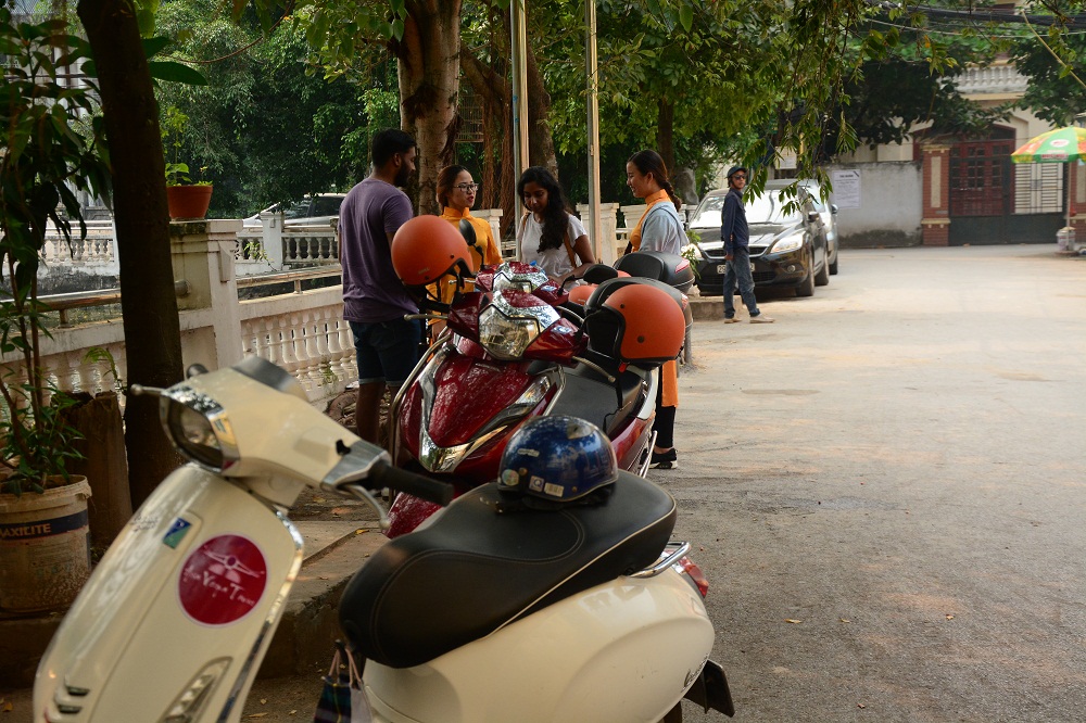 MOTORBIKE CITY TOURS – Hanoi Food and Sights Scooter Tours Led by Women - Hanoi Motorcycle tours, Hanoi Vespa Tours, Hanoi Scooter tours, Hanoi Moped tours, Hanoi Motorbike Tours