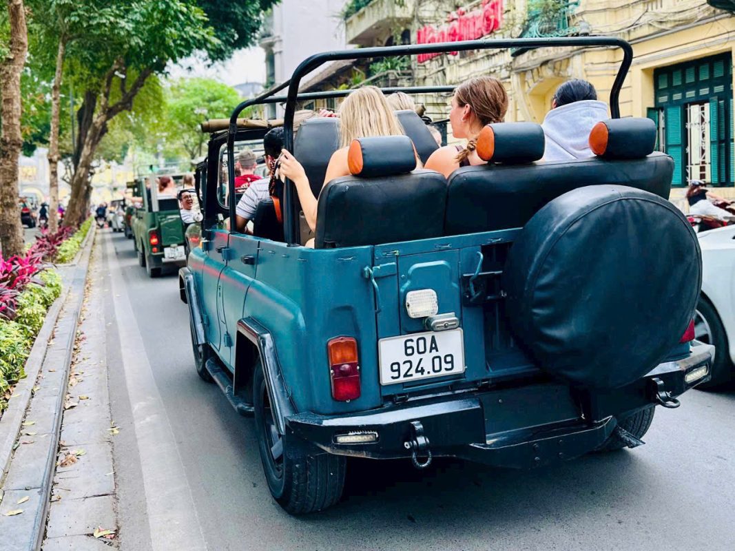Motorbike City Tours – Hanoi Food and Sights Scooter Tours Led by Women  – Hanoi Vespa Tours – Motorbike Tours Hanoi – Hanoi Jeep Tours – Hanoi Bicycle Tours