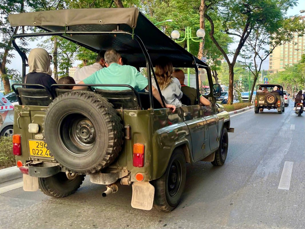 Motorbike City Tours – Hanoi Food and Sights Scooter Tours Led by Women  – Hanoi Vespa Tours – Motorbike Tours Hanoi – Hanoi Jeep Tours – Hanoi Bicycle Tours